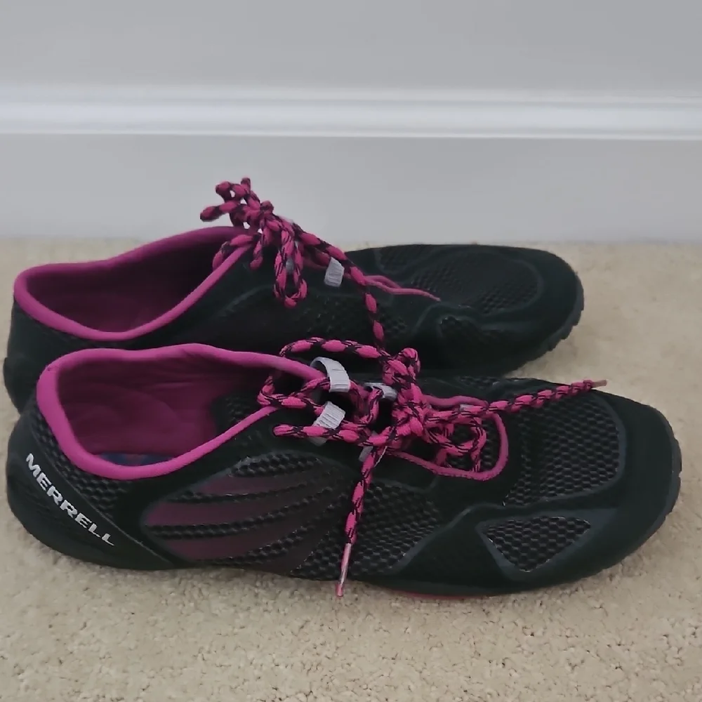 Women's Black and Pink Athletic Shoes - Picture 4 of 6